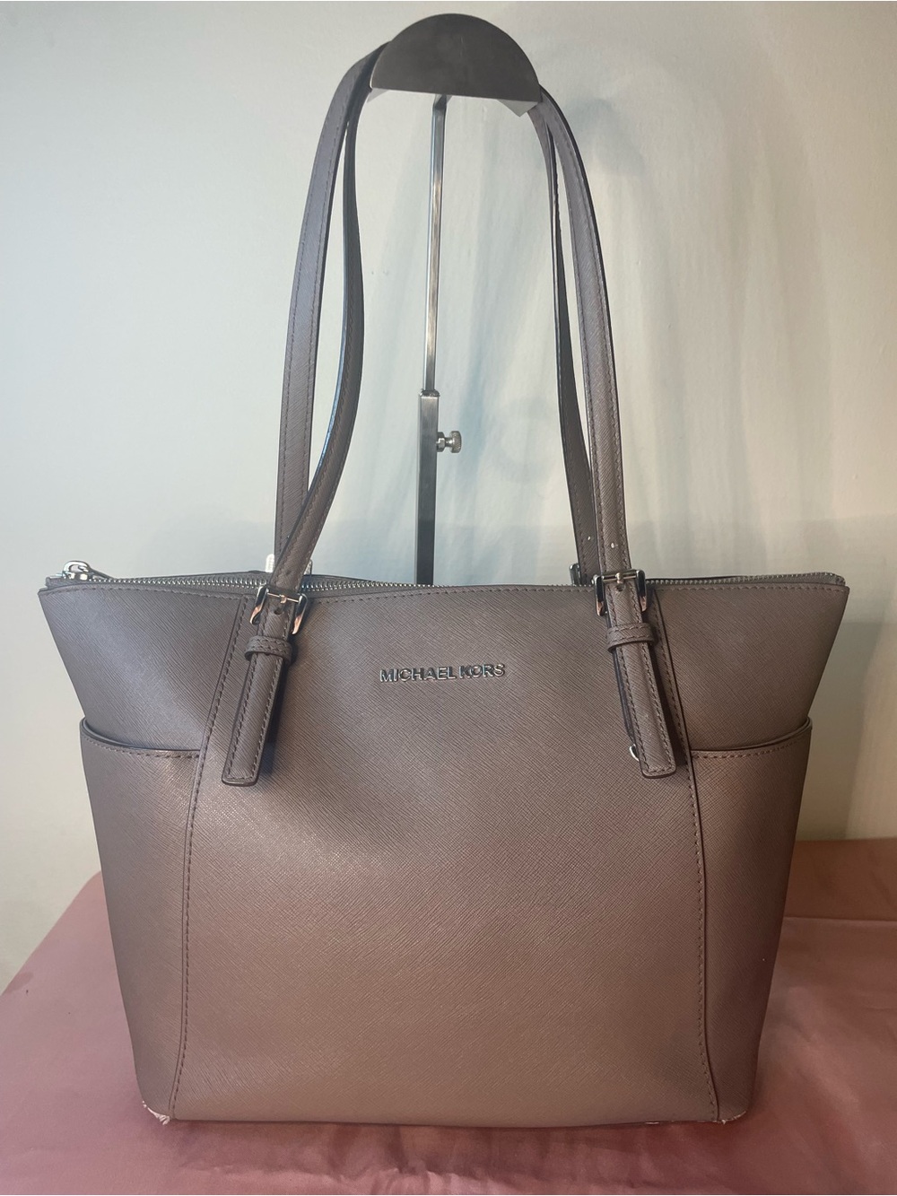 Authentic Michael Kors Purse #080NC Jet Set Travel Medium Top-Zip Tote